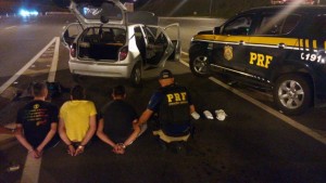 PRF-apreende-drogas-em-carro-com-placas-de-Muriae-Foto-Divulgacao-1024x576